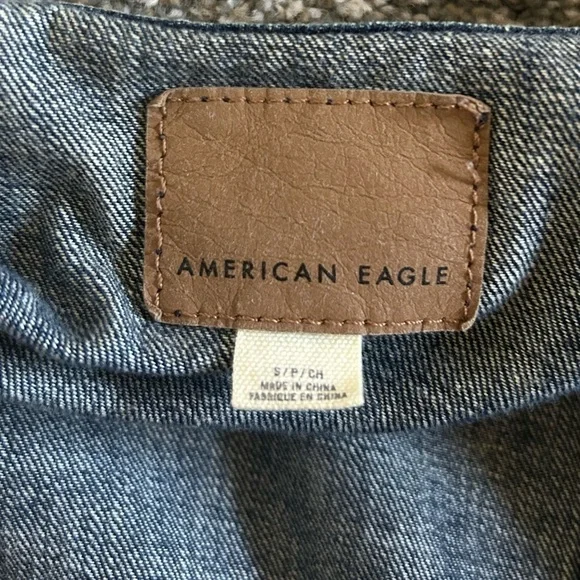 American Eagle Distressed Denim Jacket Small - Picture 5 of 9